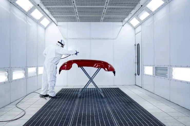Acabamento industrial em plástico