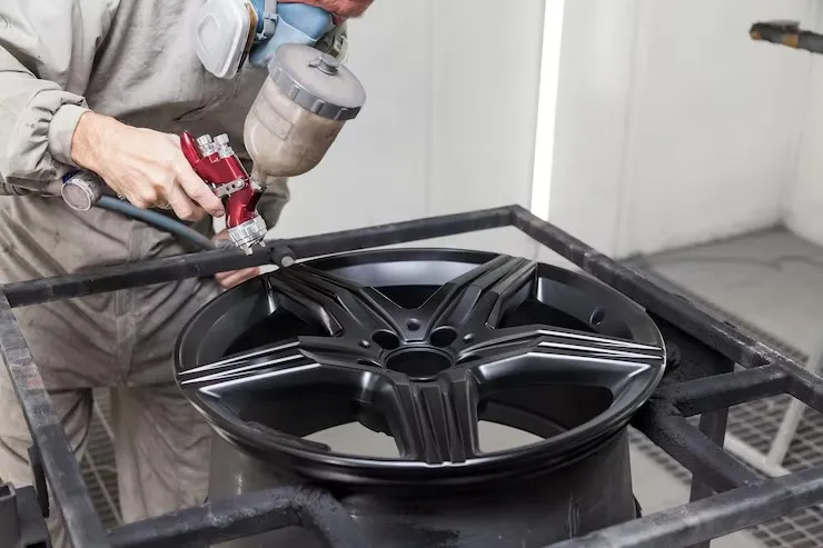 Pintura de peças metálicas